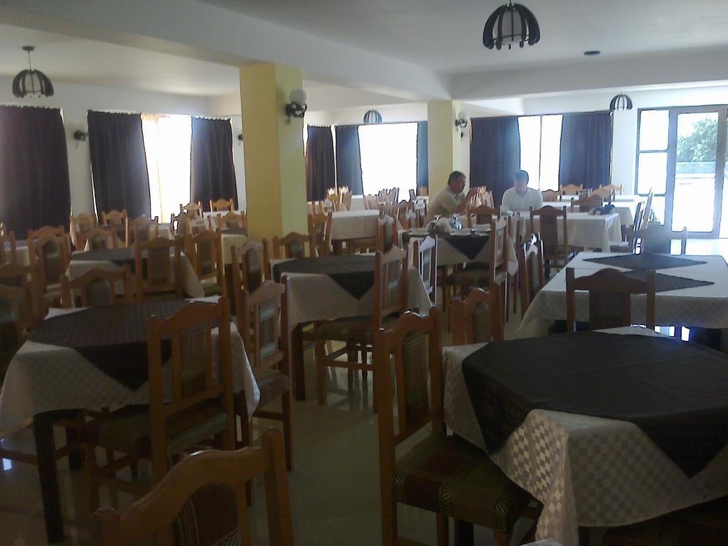 Hôtel Vila Dora à Costinesti Extérieur photo